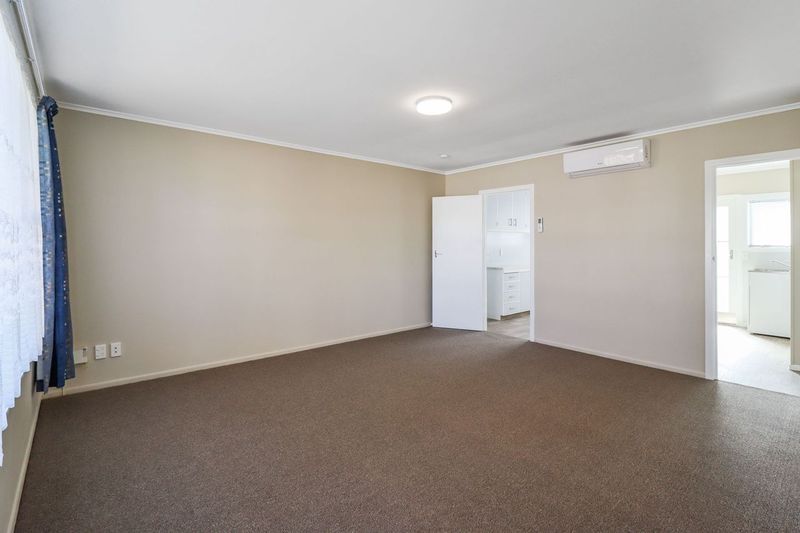 Tidy two bedroom unit! - Ansicht 3