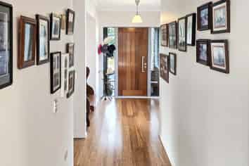 305 Parsons Road, Weston