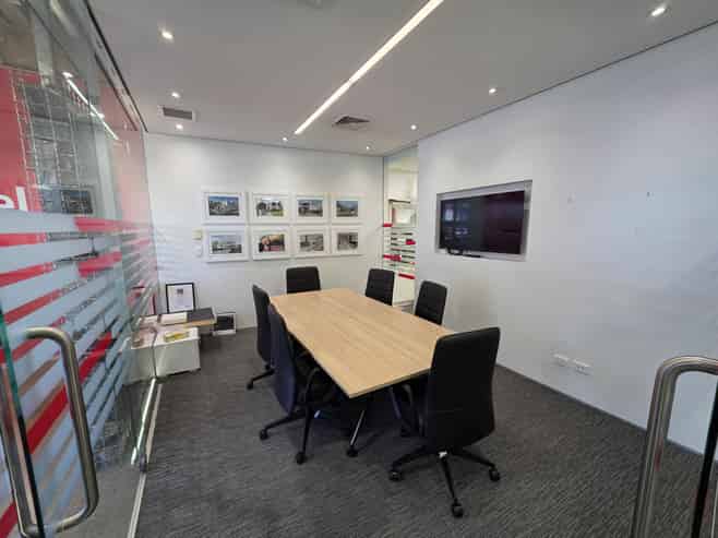 GROUND FLOOR OFFICE/SHOWROOM WITH PARKING
