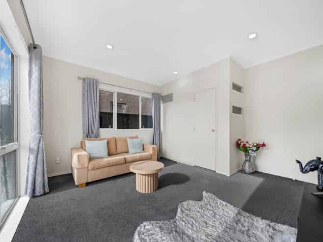 135 Flat Bush School Road, Flat Bush