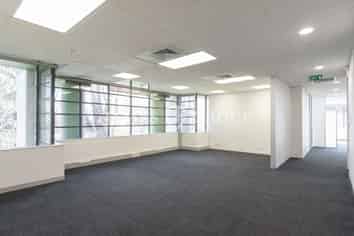 PRIME PENROSE OFFICE WITH EXCEPTIONAL PARKING