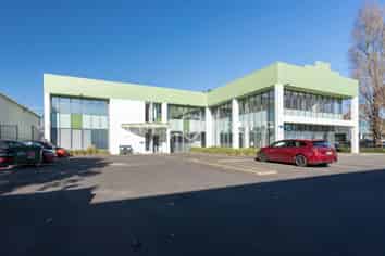PRIME PENROSE OFFICE WITH EXCEPTIONAL PARKING