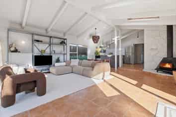18B Levers Road, Matua