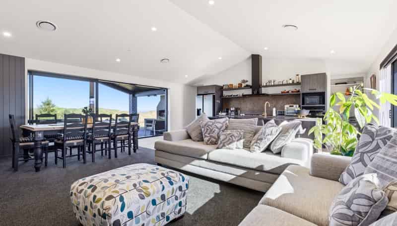 31 Otutira Drive, Kinloch