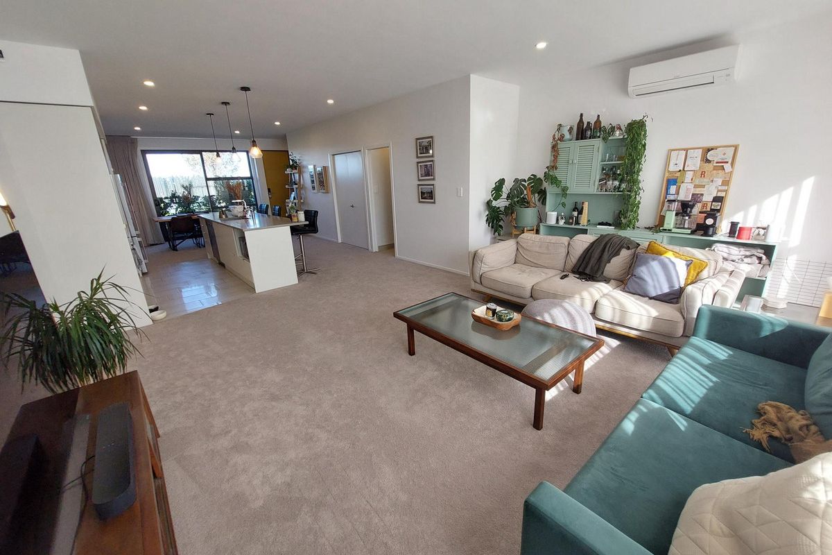 Modern Townhouse Living in Hobsonville - Mehr