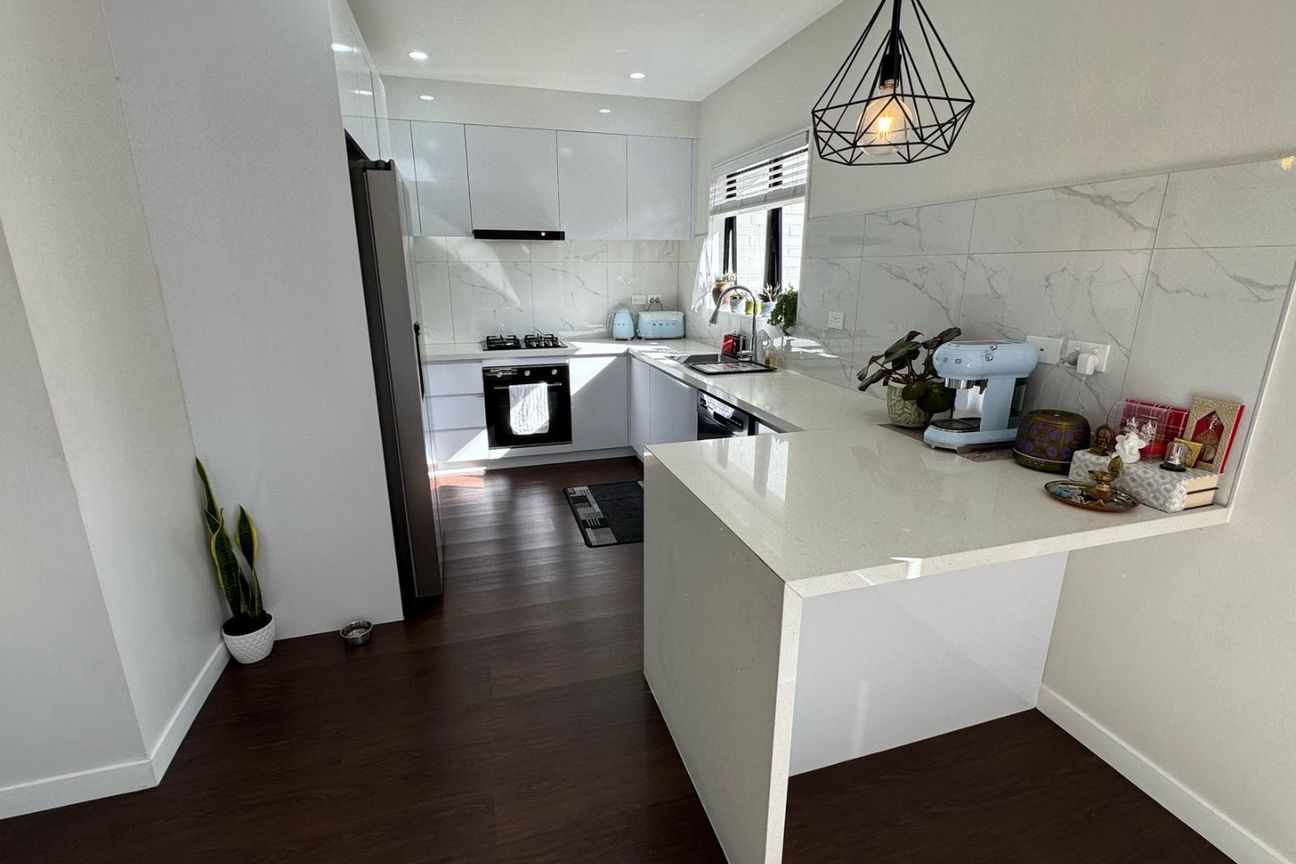 Modern 4-Bedroom Executive Home for Rent Ã¢ÂÂ Prime Takanini Location! - Vista 4