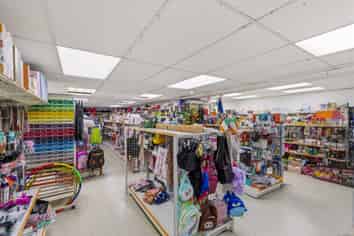 Prime Hillcrest Retail