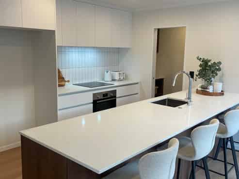 92 Metoriti Cres, Paerata