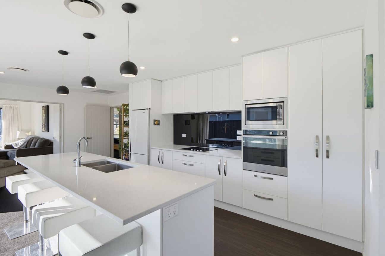Where Comfort Meets Convenience - Vista 2