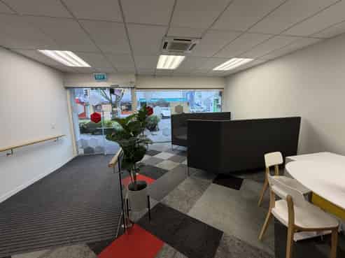 Prime High Street office/retail