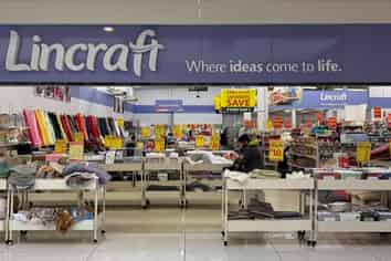 Bush Inn Centre – Large Format Retail Opportunity