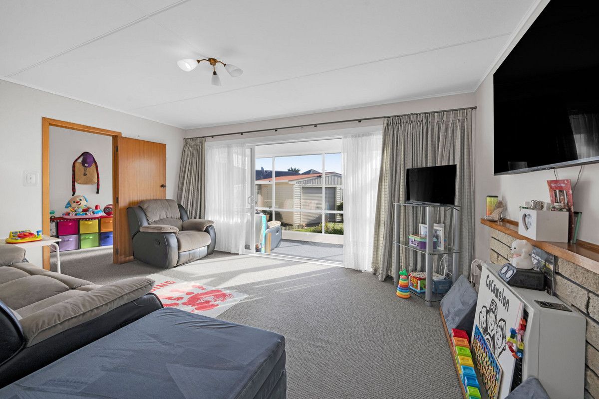 Comfortable Brick Living - Flere