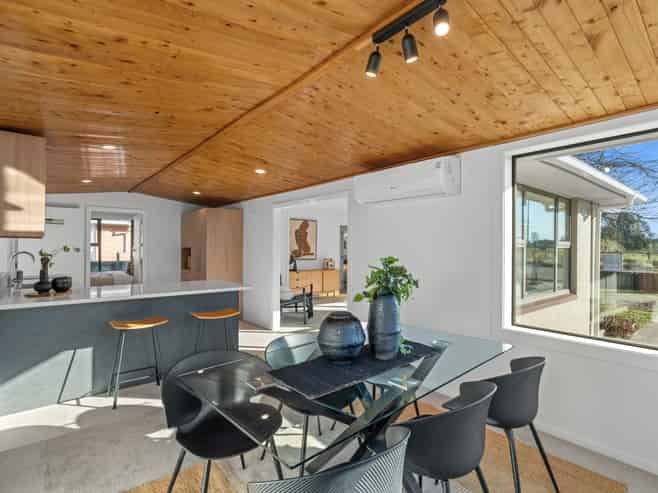 68 Russley Road, Russley