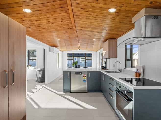 68 Russley Road, Russley
