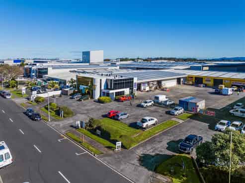 CBRE | Airport Industrial with Drive Around Access