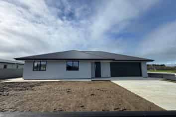 34 Campbell Place, Marton