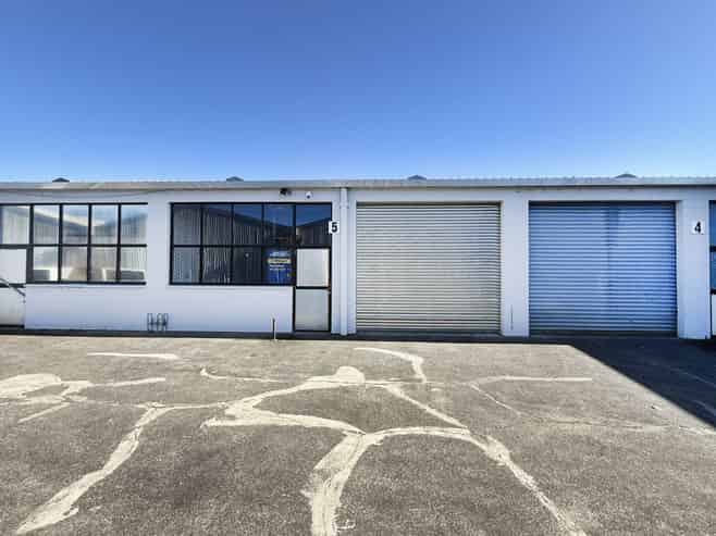TRADESMAN'S WORKSHOP
