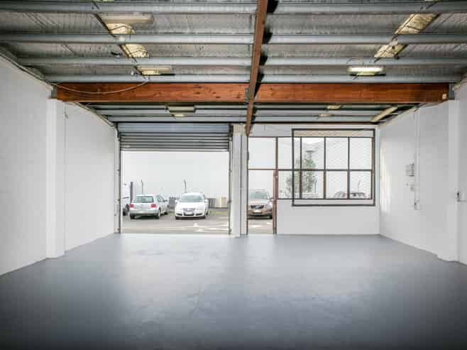 TRADESMAN'S WORKSHOP
