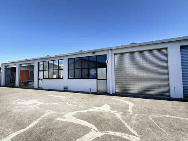TRADESMAN'S WORKSHOP
