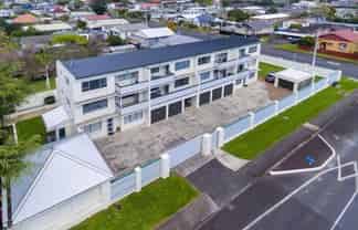 TEN APARTMENTS IN THAB ZONE WITH RC FOR SIX MORE
