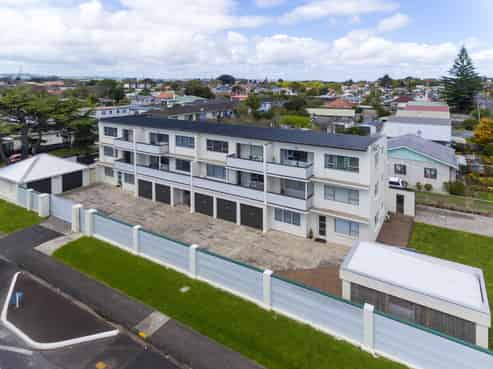 10 APARTMENTS IN THAB ZONE WITH RC FOR SIX MORE

