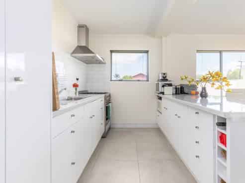 10 APARTMENTS IN THAB ZONE WITH RC FOR SIX MORE
