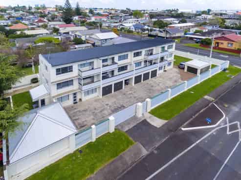 10 APARTMENTS IN THAB ZONE WITH RC FOR SIX MORE
