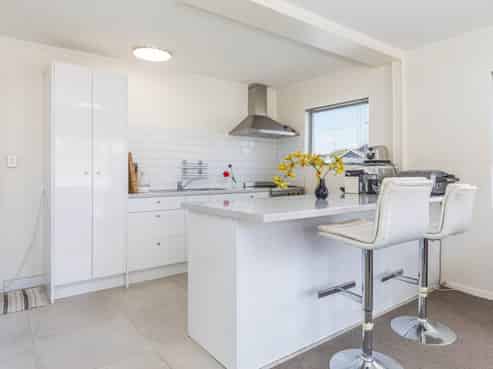 10 APARTMENTS IN THAB ZONE WITH RC FOR SIX MORE
