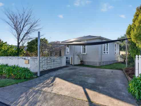 17 Naples Street, Martinborough
