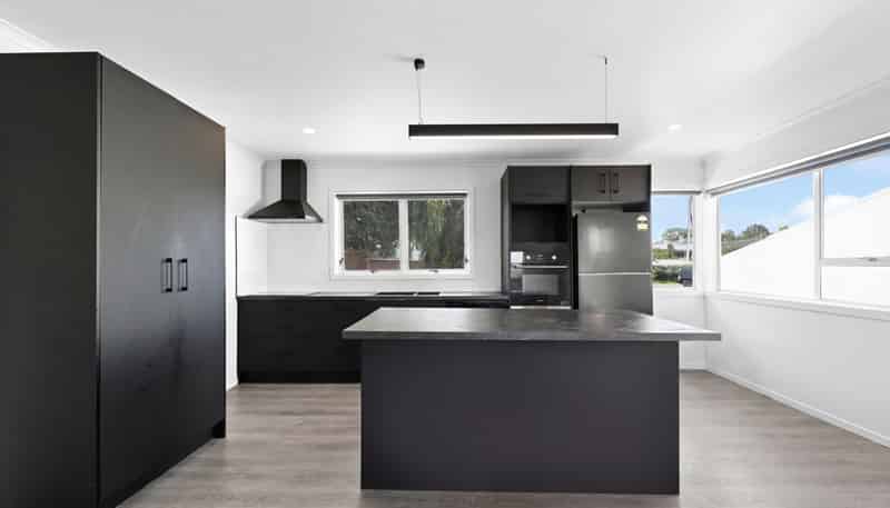 11A Knightsbridge Place, Dinsdale
