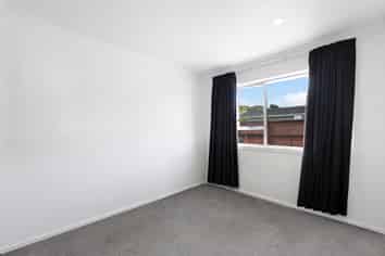 11A Knightsbridge Place, Dinsdale