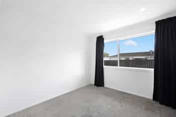 11A Knightsbridge Place, Dinsdale