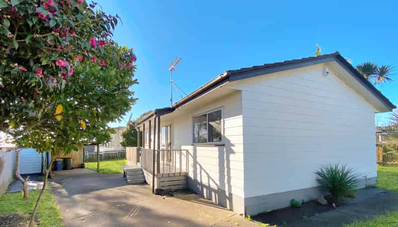 13 Silverstone Place, Henderson
