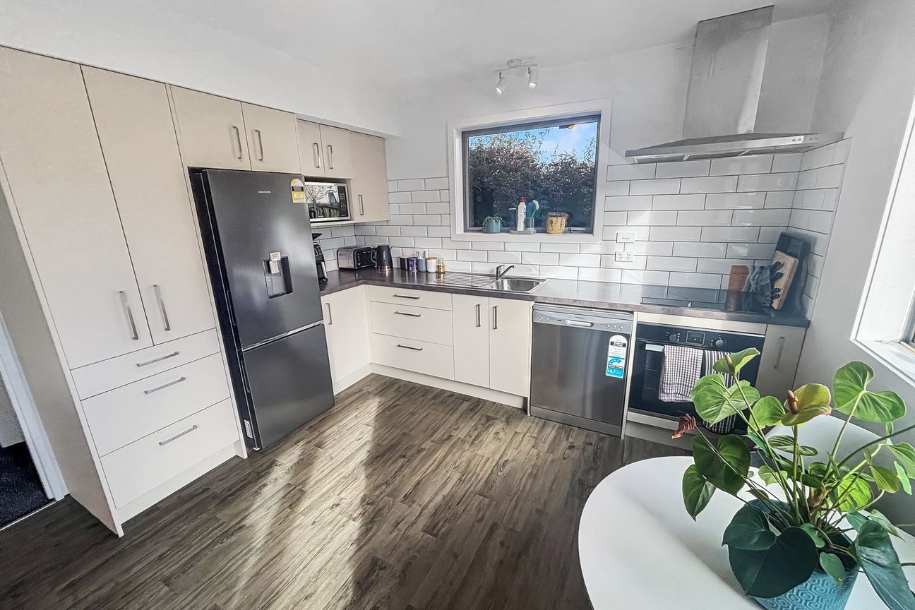 Spacious living in Somerfield! - Vista 2