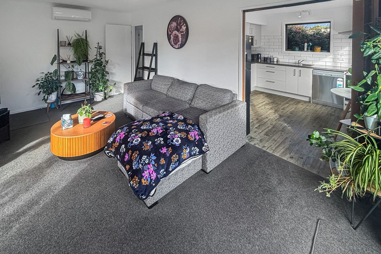 Spacious living in Somerfield! - Vista 3