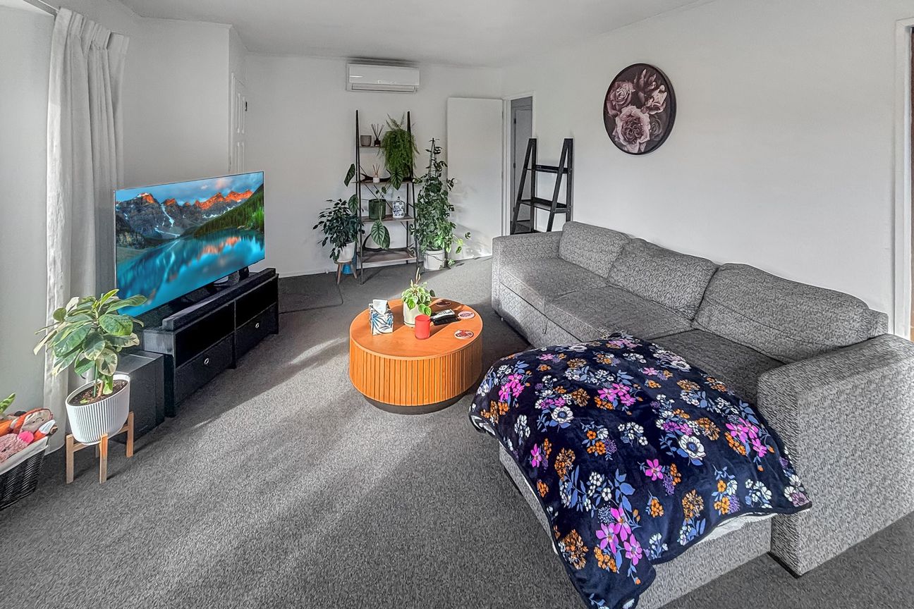 Spacious living in Somerfield! - Vista 4