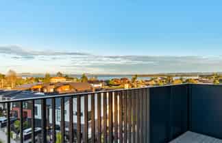 301/2 Rauroa Lane, Hobsonville