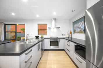 45 Woodville Street, Edgeware