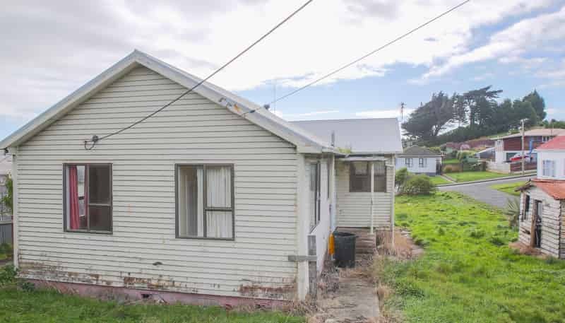 11 Theodore Street, Bluff