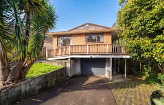 2/1 Claude Brookes Drive, Henderson