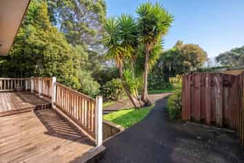 2/1 Claude Brookes Drive, Henderson