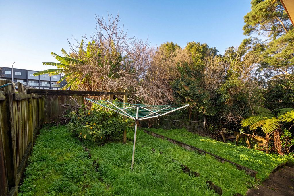 MORTGAGEE SALE Renovator's Dream. - Widok 6
