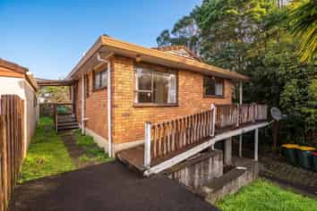 2/1 Claude Brookes Drive, Henderson
