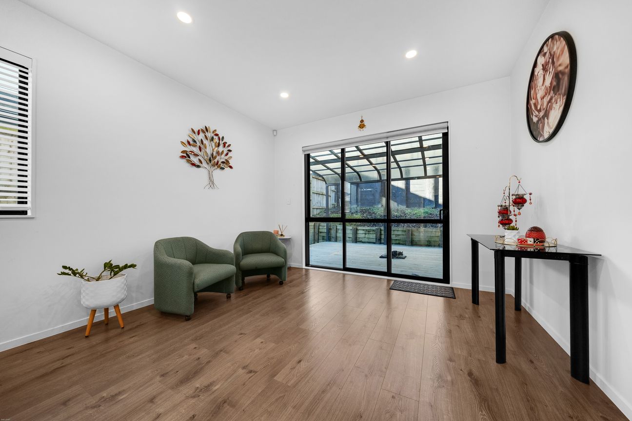 Downsizing Vendors Demand Action- Auction 21 July – pohled 6