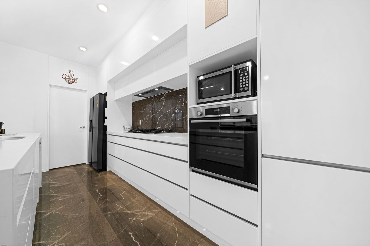Downsizing Vendors Demand Action- Auction 21 July – pohled 3