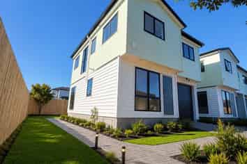 7/18 Airfield Drive, Takanini