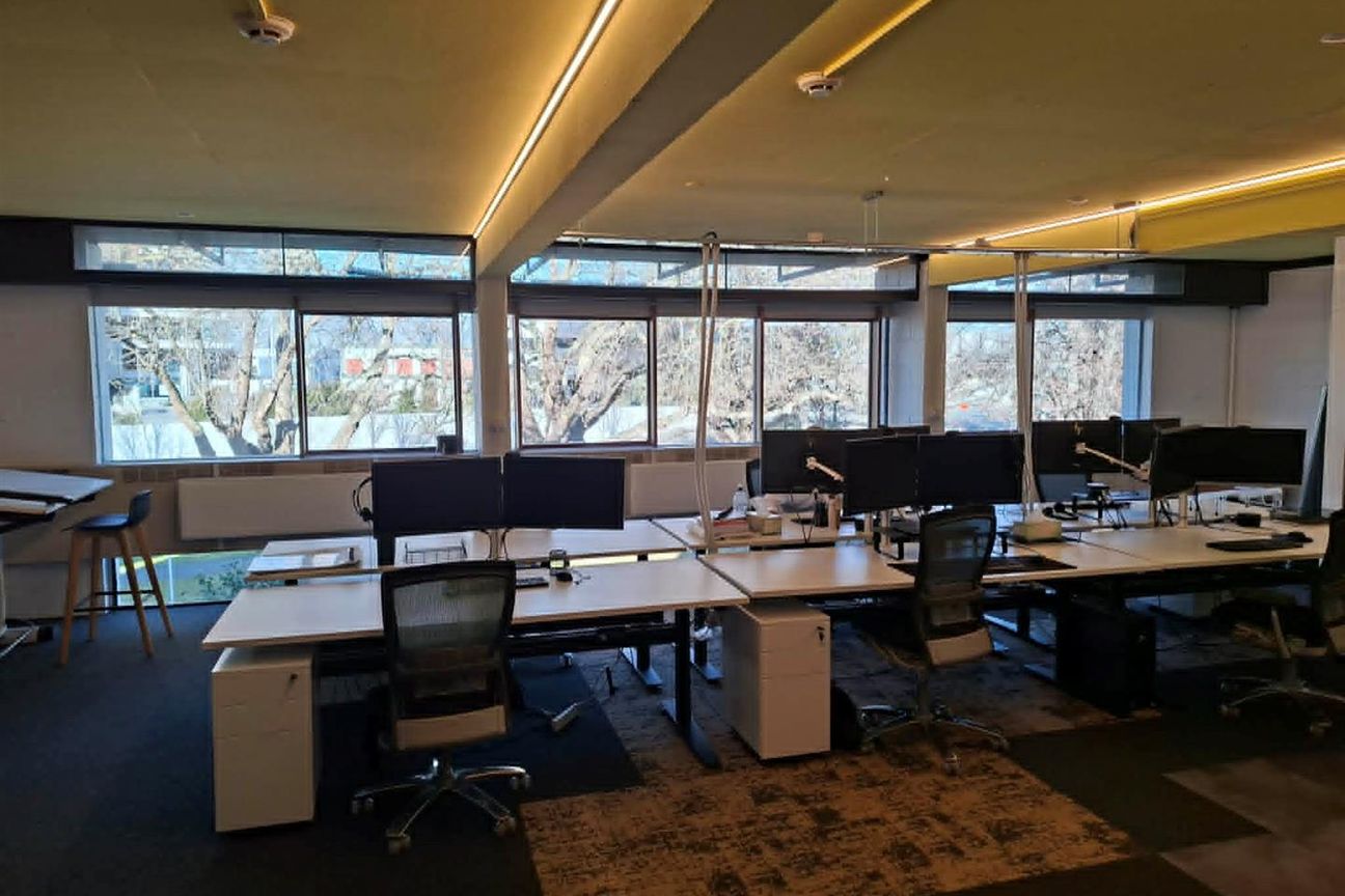 Premium Riverside Office | High-End Fitout – další