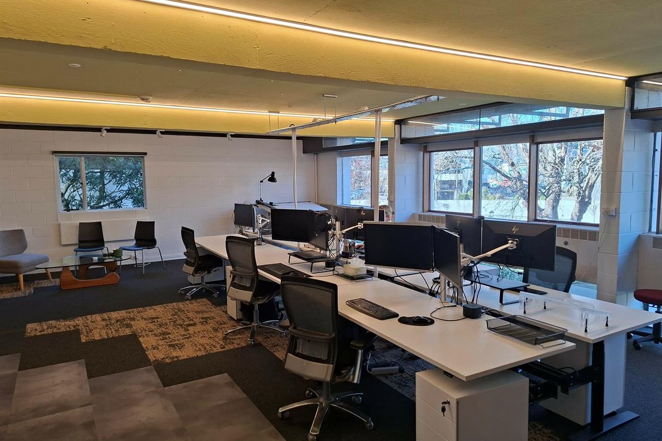 Premium Riverside Office | High-End Fitout – pohled 2