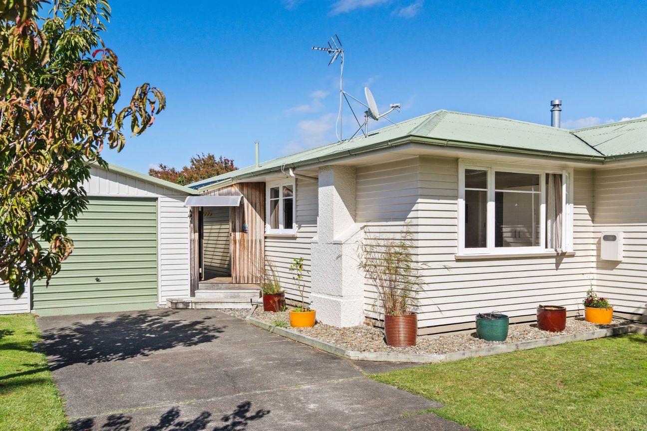 Easy care living - View 2