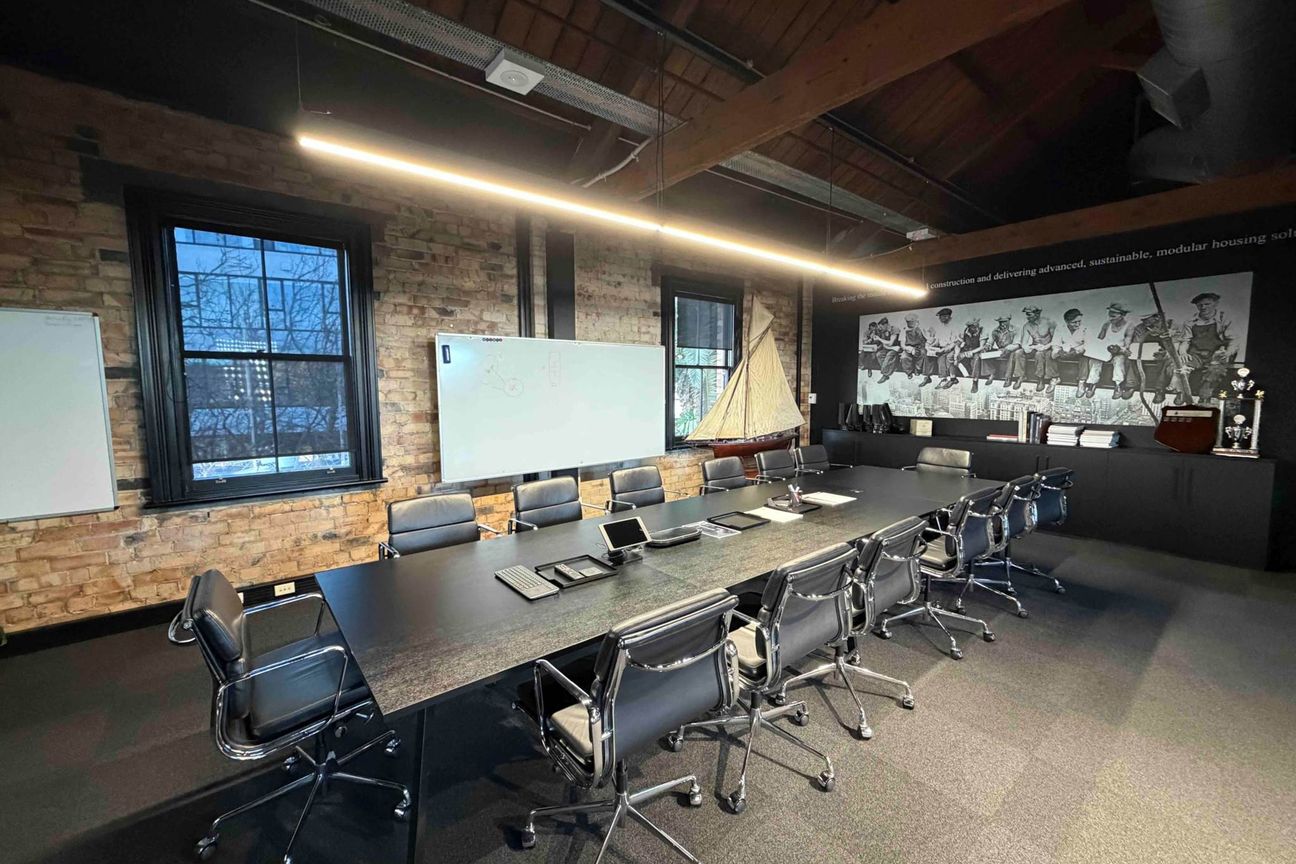 CHARACTER OFFICE WITH AMPLE PARKING - Vista 5